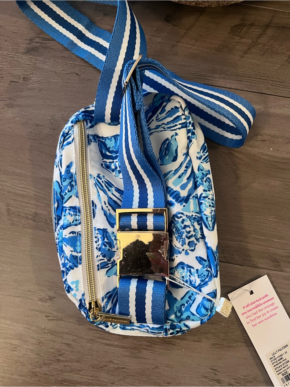 Lilly Pulitzer Blue & White Shell-Print Belt Bag with Gold Charm - Picture 4 of 5